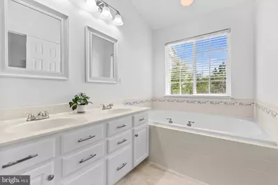 14239 Hunters Run Way, Gainesville, VA 20155 - Photo 24