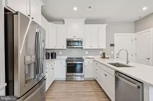 13838 Quartz Ave, Woodbridge, VA 22193 - Photo 4