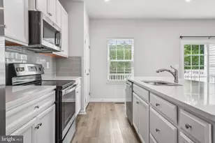 4502 Dl Crk Wy, Woodbridge, VA 22193 - Photo 14