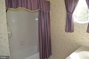 16853 Capon Tree Ln, Woodbridge, VA 22191 - Photo 18