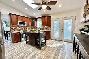15764 Beau Ridge Dr, Woodbridge, VA 22193 - Photo 4