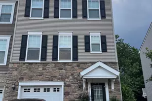 8910 Englewood Farms Dr, Manassas, VA 20112 - Photo 2