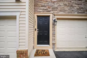 1431 Occoquan Heights Ct, Occoquan, VA 22125 - Photo 2
