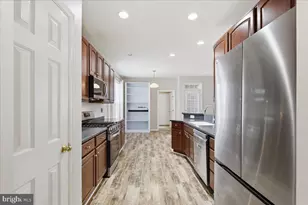 17037 Loftridge Ln, Gainesville, VA 20155 - Photo 12