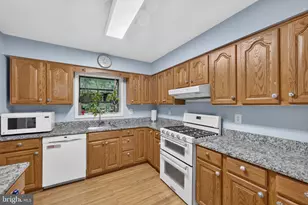11039 Timberview Dr, Manassas, VA 20111 - Photo 20