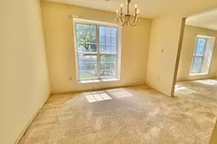 2877 Burgundy Pl, Woodbridge, VA 22192 - Photo 8