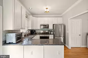 202 Center Ln, Occoquan, VA 22125 - Photo 8