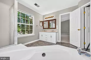 6853 Hollow Glen Ct, Gainesville, VA 20155 - Photo 32