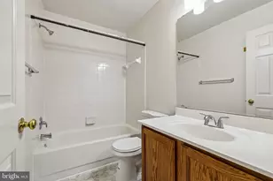1774 Tiger Lily Cir, Woodbridge, VA 22192 - Photo 16