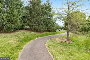 10012 Three Sisters Ct, Bristow, VA 20136 - Photo 16