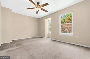 15203 Valley Stream Dr, Woodbridge, VA 22191 - Photo 16