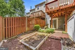 15203 Valley Stream Dr, Woodbridge, VA 22191 - Photo 32