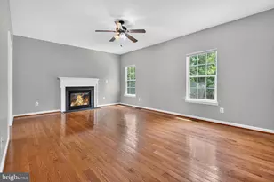 7629 Hamelin Ln, Gainesville, VA 20155 - Photo 12