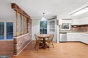 15923 Dolphin Dr, Dumfries, VA 22025 - Photo 6
