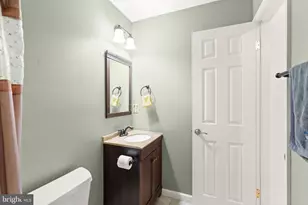 3523 Castle Hill Dr, Woodbridge, VA 22193 - Photo 28