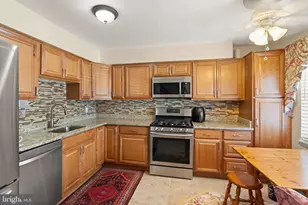 3523 Castle Hill Dr, Woodbridge, VA 22193 - Photo 6
