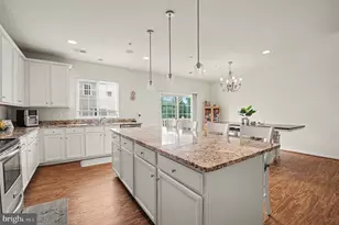 14798 Mason Creek Cir, Woodbridge, VA 22191 - Photo 2