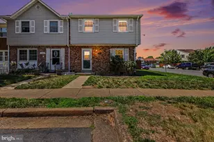 1800 Fort Pulaski Ct, Dumfries, VA 22026 - Photo 2