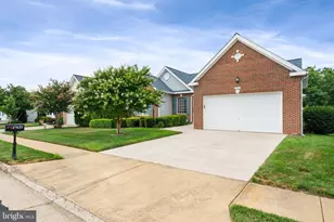 17633 Four Seasons Dr, Dumfries, VA 22025 - Photo 4