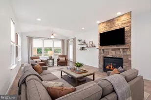 17239 Four Seasons Dr, Dumfries, VA 22025 - Photo 24