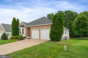 17239 Four Seasons Dr, Dumfries, VA 22025 - Photo 6