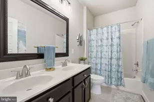 17942 Woods View Dr, Dumfries, VA 22026 - Photo 32