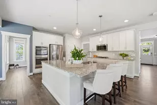 17942 Woods View Dr, Dumfries, VA 22026 - Photo 16