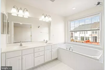 7056 Courtyard Way, Haymarket, VA 20169 - Photo 24