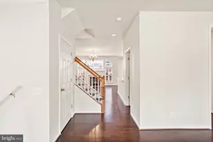 7056 Courtyard Way, Haymarket, VA 20169 - Photo 10