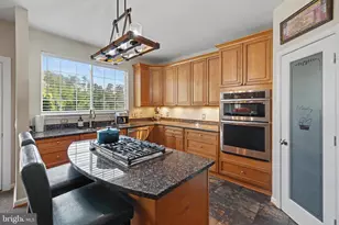 10111 Trumpet Vine Ct, Manassas, VA 20110 - Photo 16