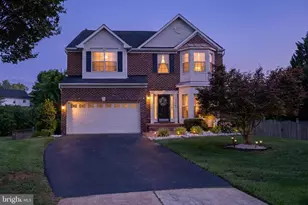 10111 Trumpet Vine Ct, Manassas, VA 20110 - Photo 2
