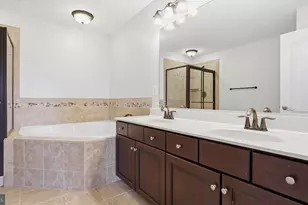 15360 Kensington Park Dr, Woodbridge, VA 22191 - Photo 24