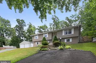 18324 Nob Hill Dr, Triangle, VA 22172 - Photo 1