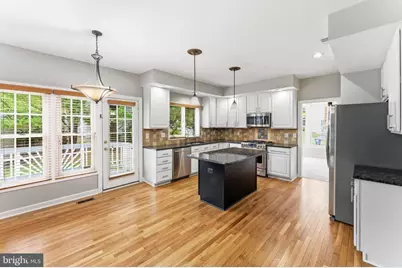 16645 Caxton Place, Dumfries, VA 22025 - Photo 10