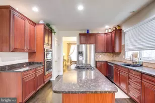 15613 Village Cove Pl, Haymarket, VA 20169 - Photo 18