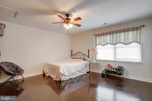 15613 Village Cove Pl, Haymarket, VA 20169 - Photo 36