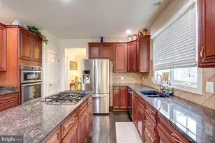 15613 Village Cove Pl, Haymarket, VA 20169 - Photo 20
