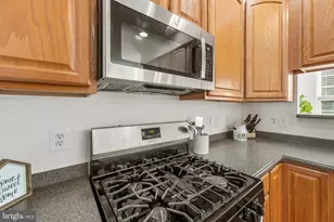 9045 Brewer Creek Pl, Manassas, VA 20109 - Photo 10