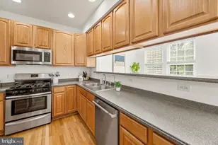 9045 Brewer Creek Pl, Manassas, VA 20109 - Photo 8