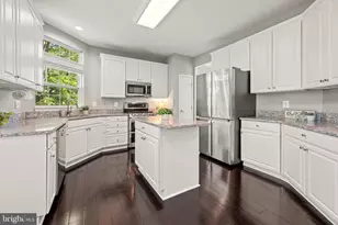 9603 Flametree Ct, Manassas, VA 20110 - Photo 2