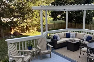 10019 Naughton Ct, Bristow, VA 20136 - Photo 2