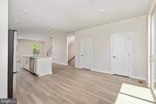 13658 Cobble Loop, Woodbridge, VA 22193 - Photo 8