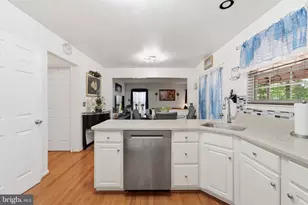 4796 Pearson Dr, Woodbridge, VA 22193 - Photo 8