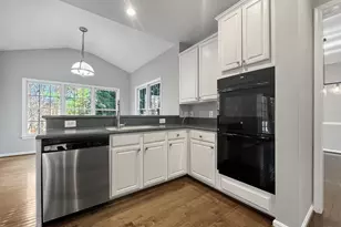 214 W Locust St, Occoquan, VA 22125 - Photo 8