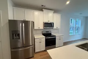 2528 Neabsco Common Pl, Woodbridge, VA 22191 - Photo 2