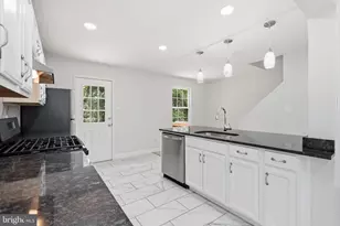 1921 Winslow Ct, Woodbridge, VA 22191 - Photo 6
