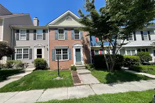 12638 Monarch Ct, Woodbridge, VA 22192 - Photo 2