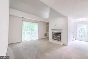 12110 Cardamom Dr, Woodbridge, VA 22192 - Photo 2