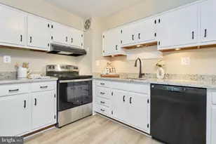 13174 Putnam Cir, Woodbridge, VA 22191 - Photo 6