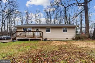 7013 Trails End Rd, Manassas, VA 20112 - Photo 2